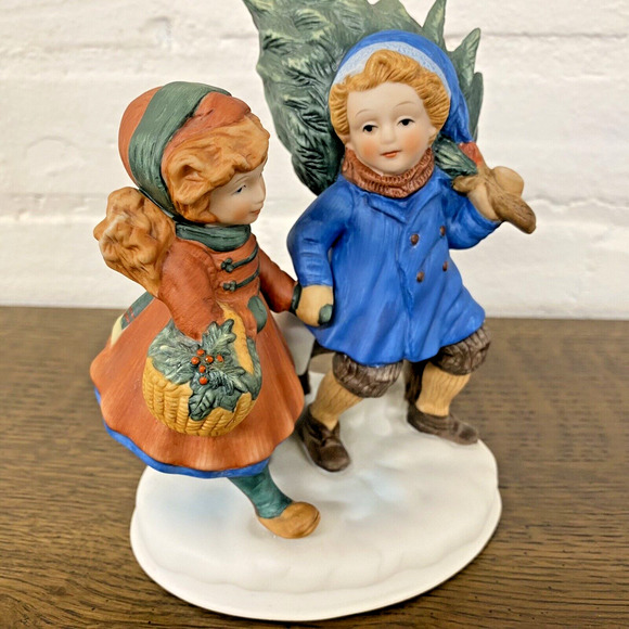 AVON Figurine Sharing The Christmas Spirit (1981) Christmas Memories 1st Edition - Picture 12 of 16
